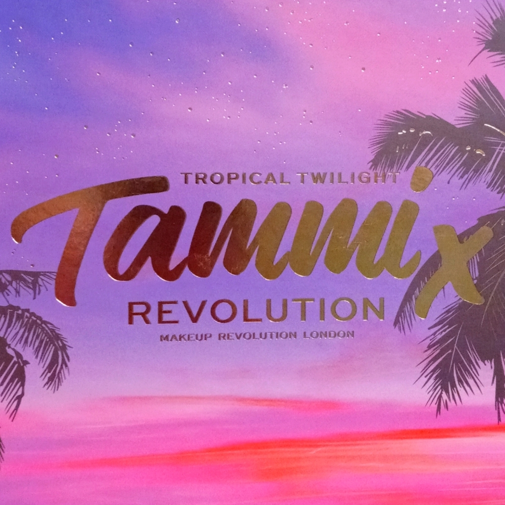 Revolution Tammi X Revolution Tropical Twilight eyeshadow palette